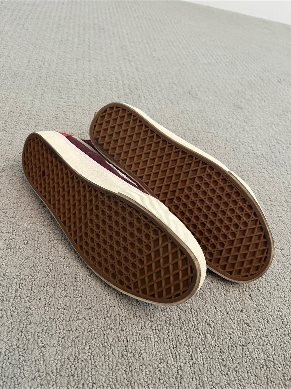 Men’s High-Top Vans Suede Skate Sneakers in Burgundy with White Stripe - Picture 5 of 6